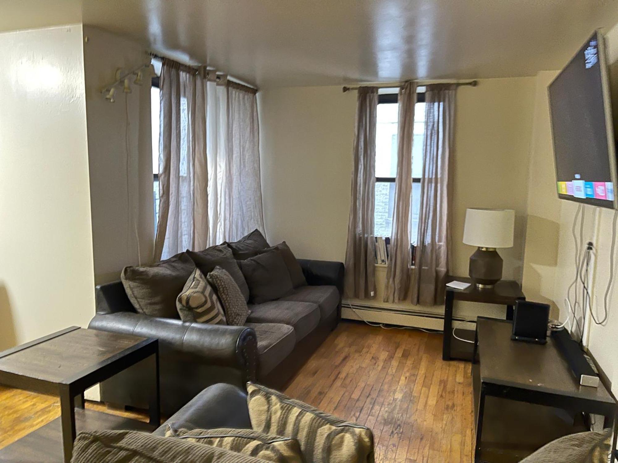 Apartamento One Bedroom By Month Next To Bronx Zoo *