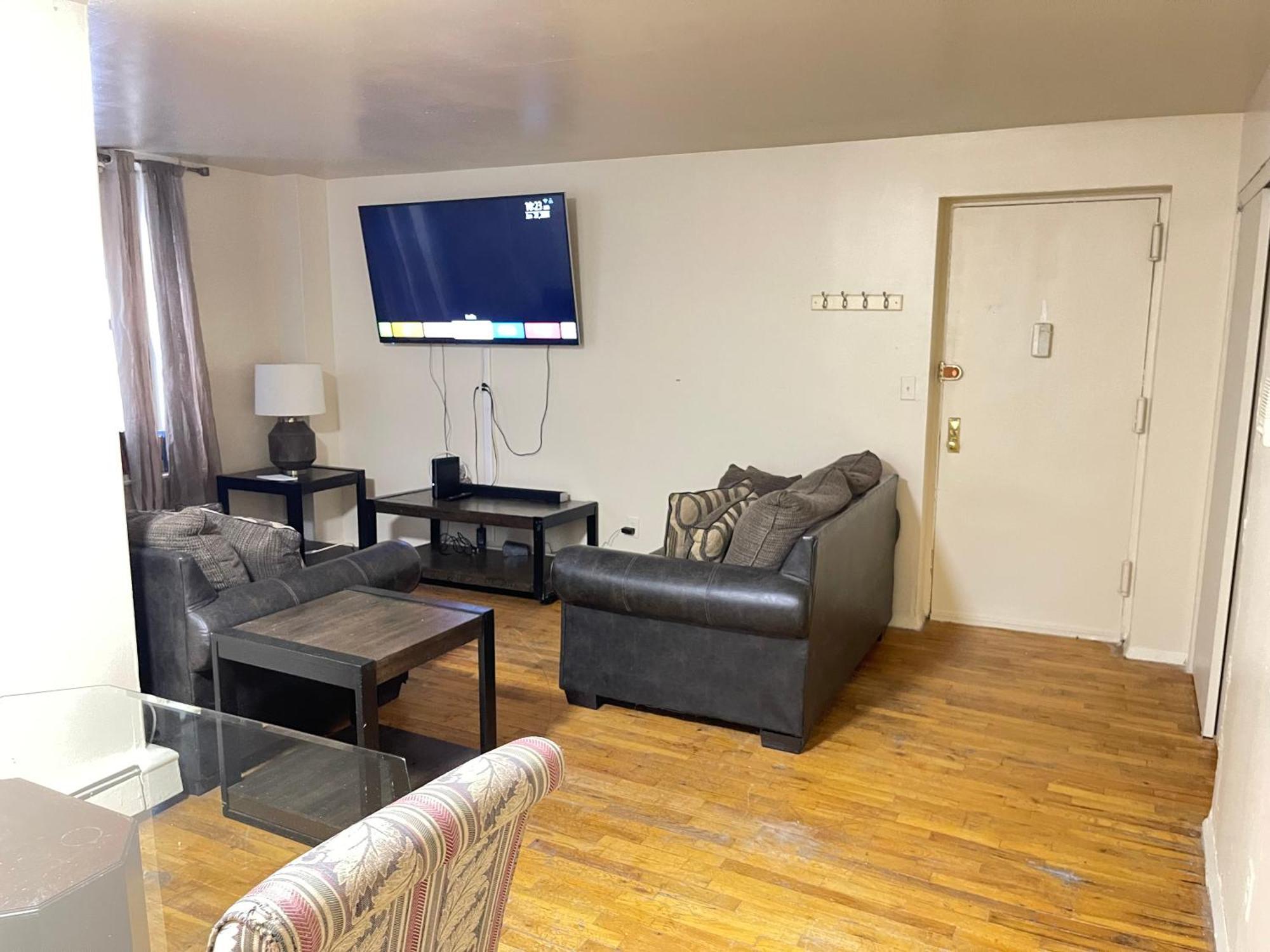 Apartamento One Bedroom By Month Next To Bronx Zoo *